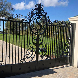 Decorative gate