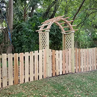 Bella Fence Wood Scalloped Picket